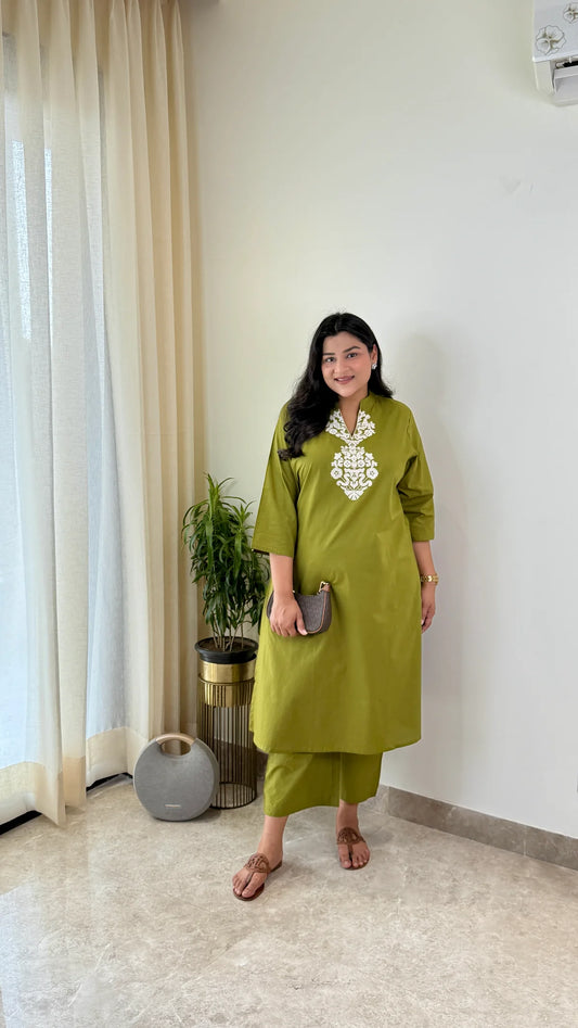 Sukoon Green Threadwork Kurta Pants